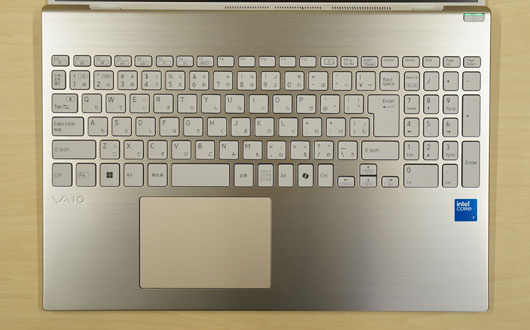 VAIO F16 2025年モデルのタッチパッド